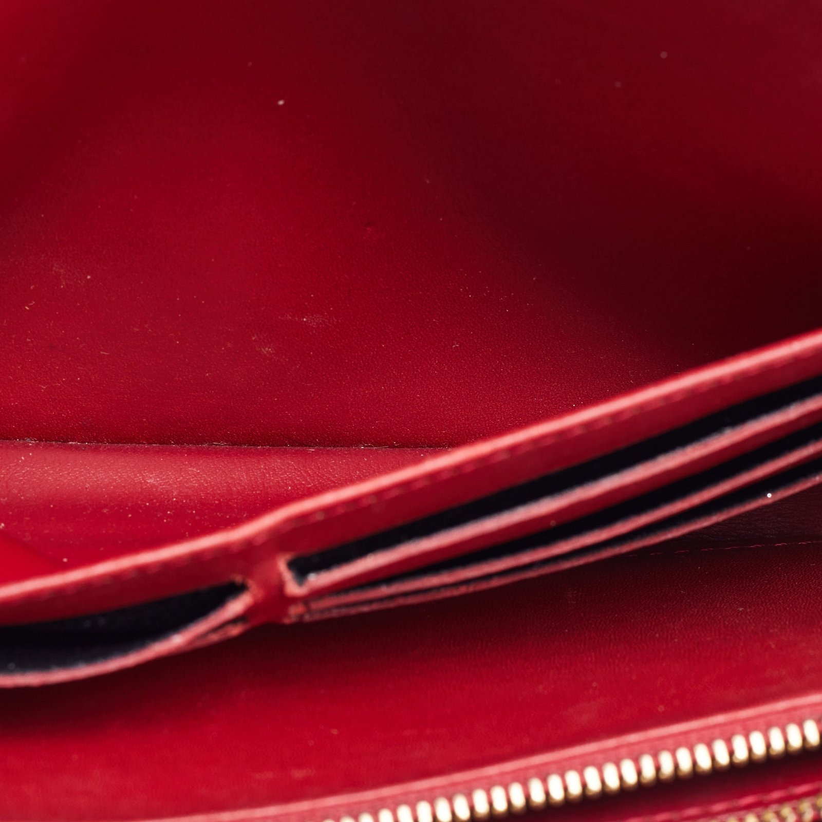 LOUIS VUITTON Pomme D'amour Monogram Vernis Sarah Wallet | AlmaBagz - Image 3