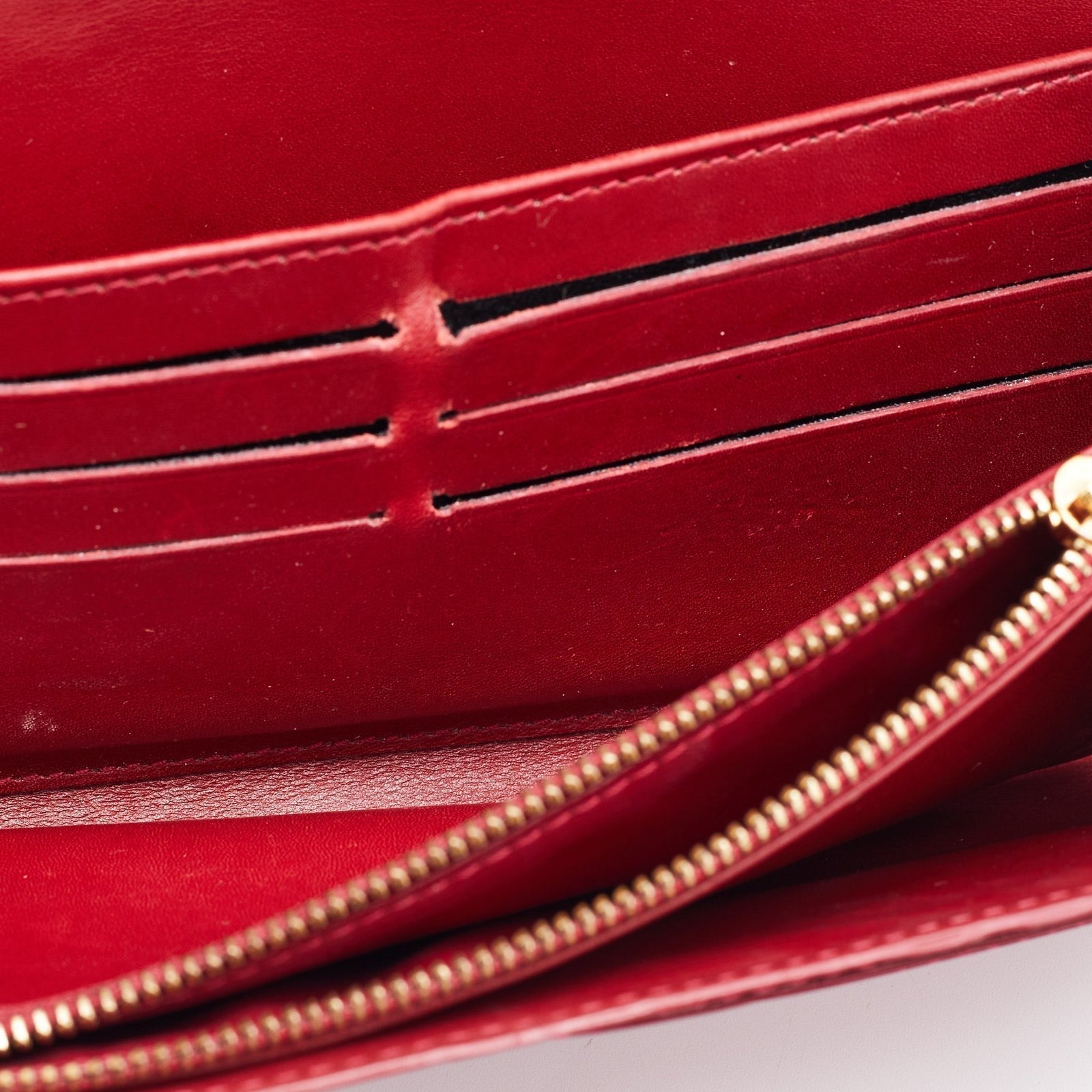 LOUIS VUITTON Pomme D'amour Monogram Vernis Sarah Wallet | AlmaBagz - Image 4