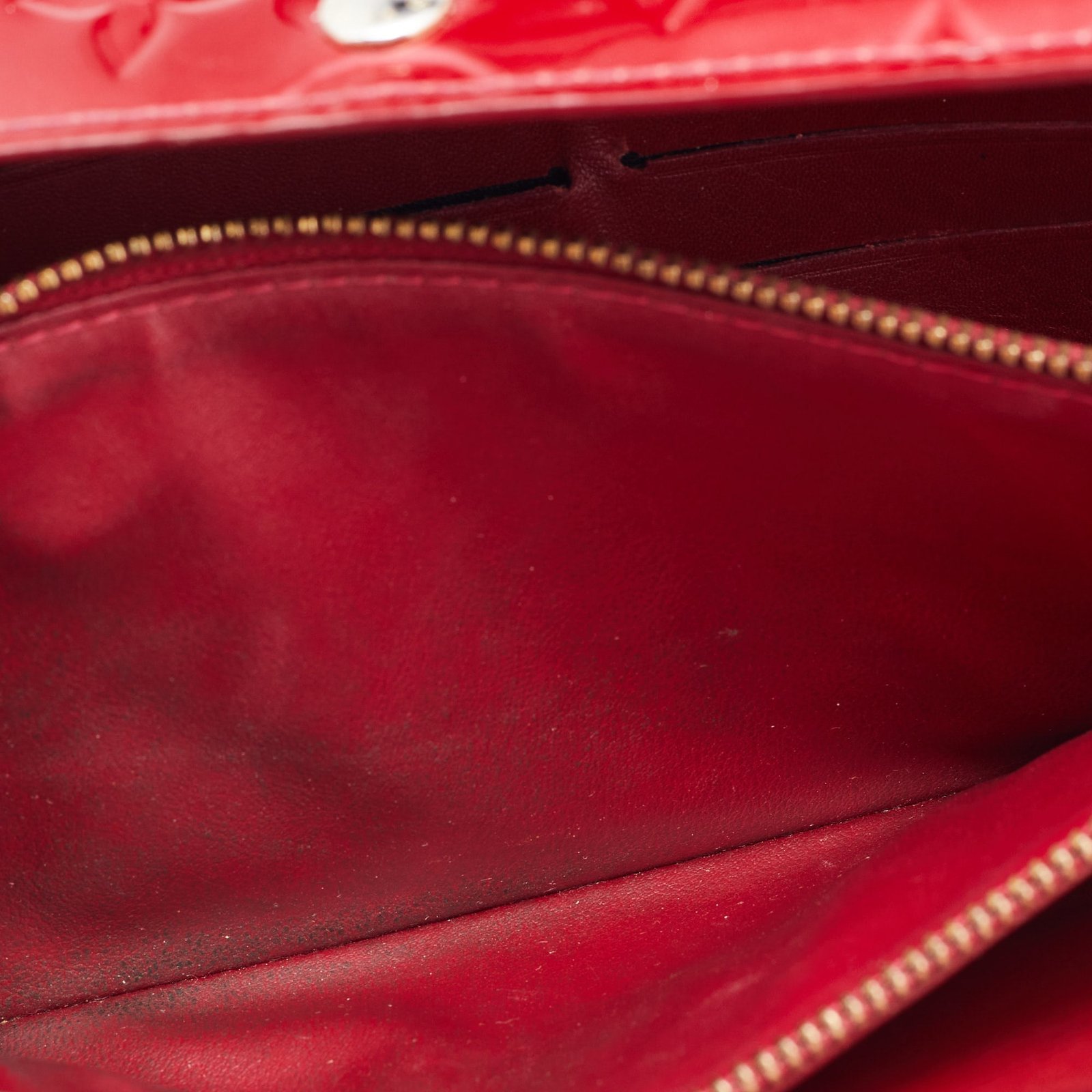 LOUIS VUITTON Pomme D'amour Monogram Vernis Sarah Wallet | AlmaBagz - Image 5