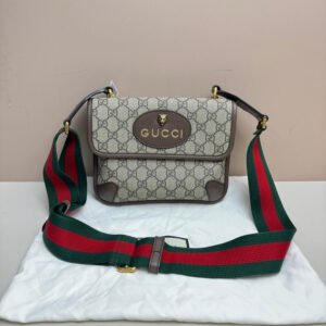 Gucci GG Beige Canvas Monogram Crossbody Bag Medium | AlmaBagz