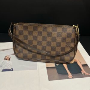 Louis Vuitton Damier Pochette Accessories Brown Handbag | AlmaBagz