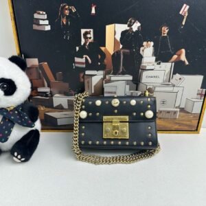 Gucci Sylvie Black Crossbody Bag | AlmaBagz