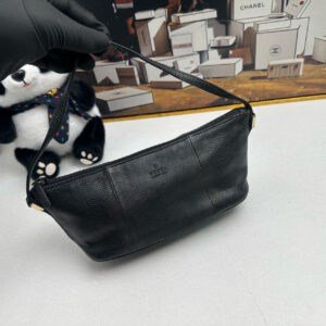 Gucci Black Shoulder Bag in Leather - Pre-loved Gucci Bag | AlmaBagz