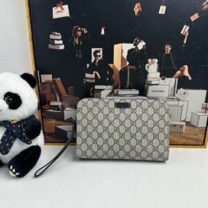 Gucci GG Monogram Beige Canvas Clutch Clutches | AlmaBagz