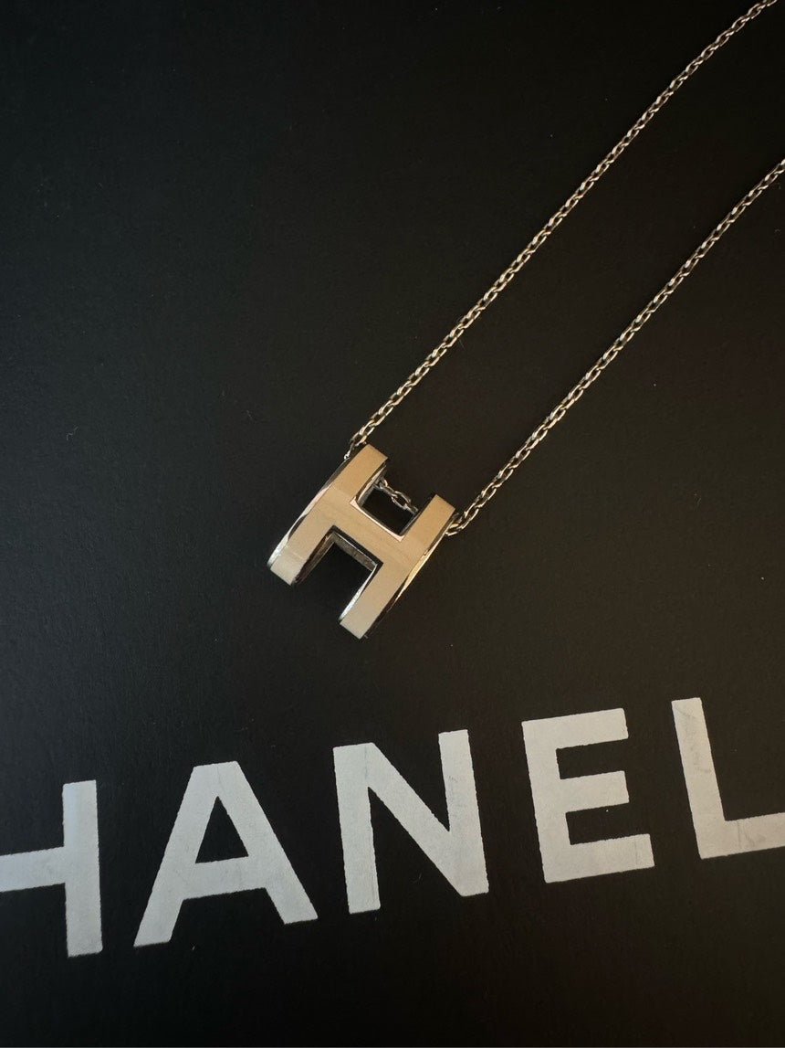 Hermes Large Milk Tea H Pop Necklace | AlmaBagz - Image 5