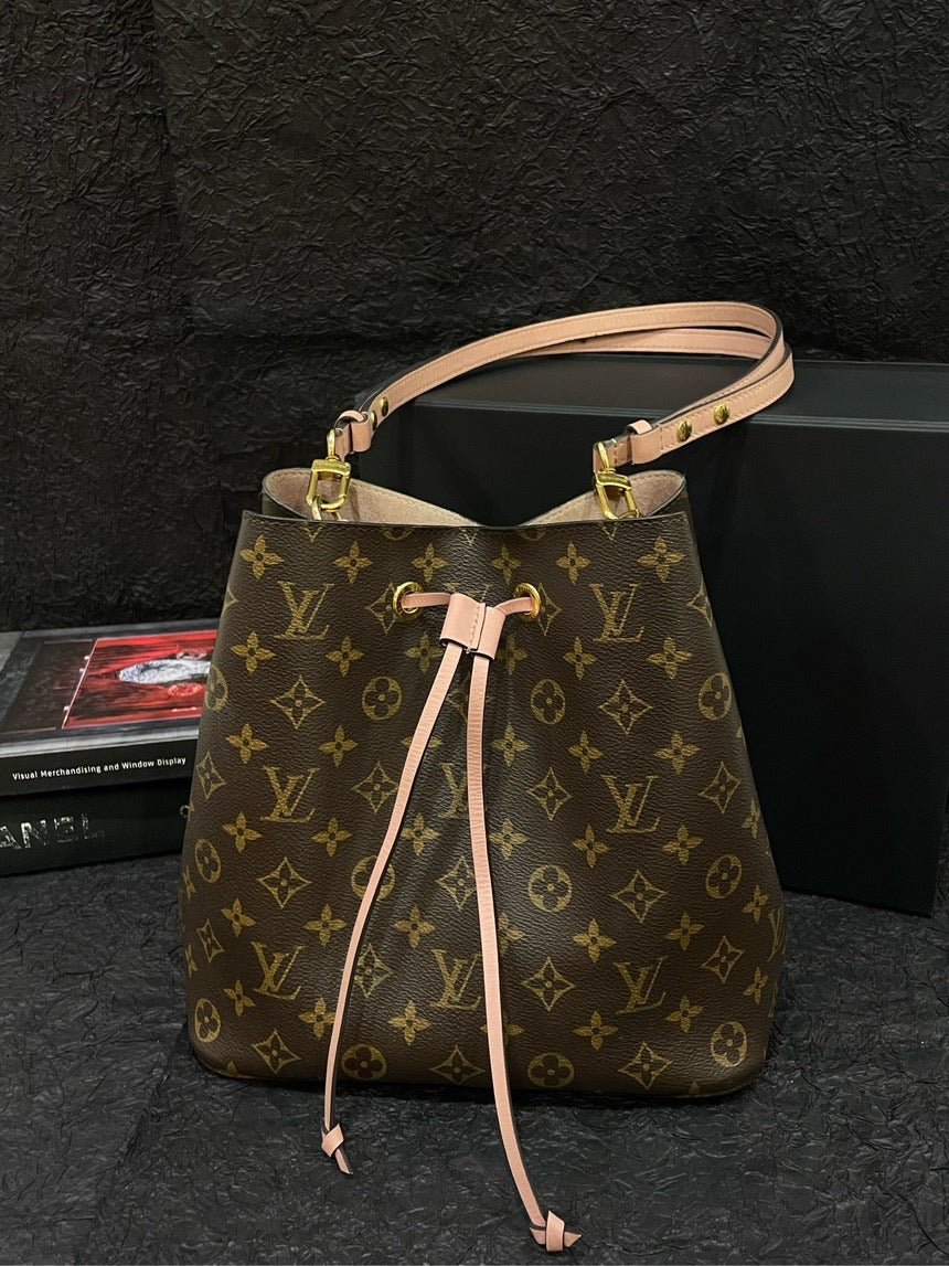 Louis Vuitton Monogram Bucket Bag in Brown - Classic Style Shoulder Bag | AlmaBagz