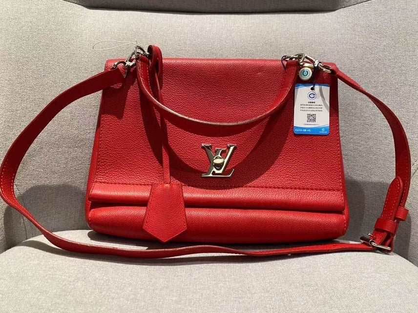 Louis Vuitton Capucines Red Leather Shoulder Bag | AlmaBagz