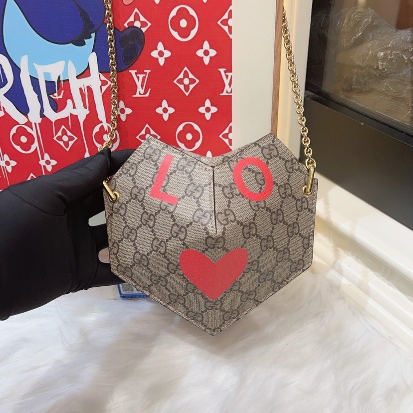 Gucci GG Heart Chain Crossbody Bag Beige Monogram Canvas | AlmaBagz