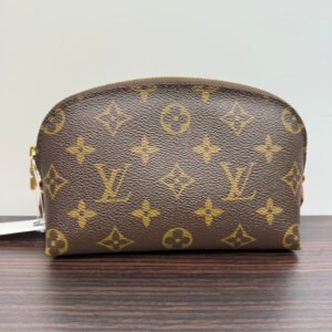 Louis Vuitton Monogram Cosmetic Pouch PM LB110116 Brown Clutch | AlmaBagz
