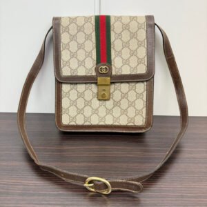 Gucci Vintage GG Supreme Canvas Shoulder Bag Brown Medium | AlmaBagz