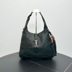 Gucci Indy Black Leather Shoulder Bag | AlmaBagz