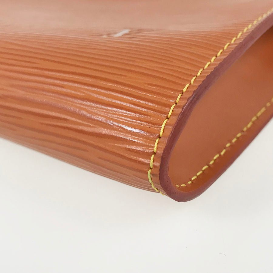 LOUIS VUITTON Pouch | AlmaBagz - Image 4