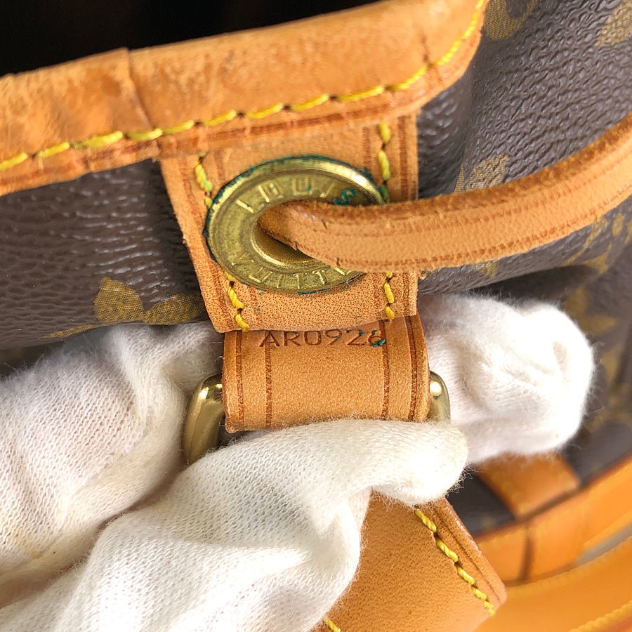 LOUIS VUITTON Shoulder Bag | AlmaBagz - Image 15