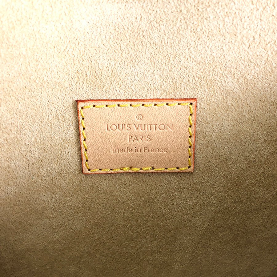 LOUIS VUITTON Shoulder Bag | AlmaBagz - Image 15