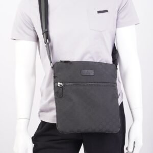 Gucci GG Supreme Messenger Bag Black Canvas | AlmaBagz
