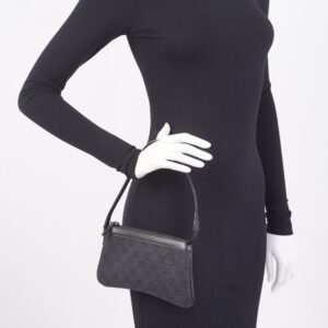 Gucci Pochette Supreme Print / Black | AlmaBagz